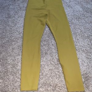 Limited edition Kate Hudson X fabletics leggings